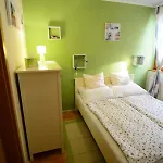 Appartement Downtown Garden Isle In Urban Style-free Parking Boedapest