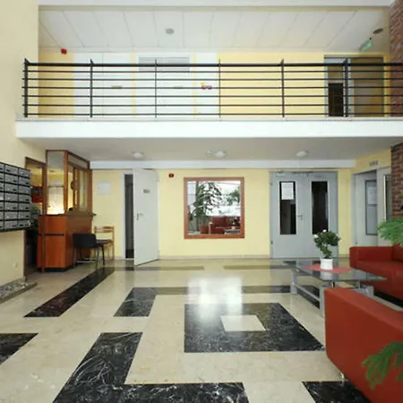 Downtown Garden Isle In Urban Style-free Parking * 布达佩斯